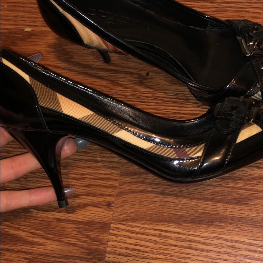 Burberry short heel